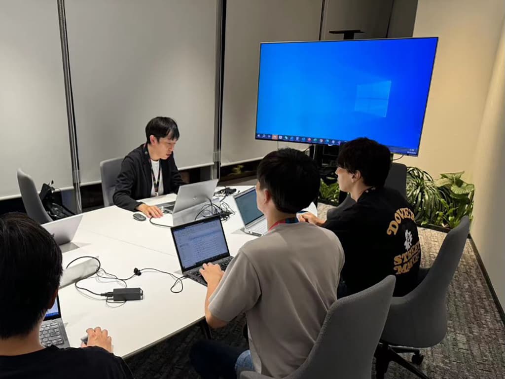 クライアントMTGの様子。<br />最後の最後まで一緒に考えてくださるのは<br />申し訳ないと思いつつ、本当にありがたく、<br />うれしい瞬間です