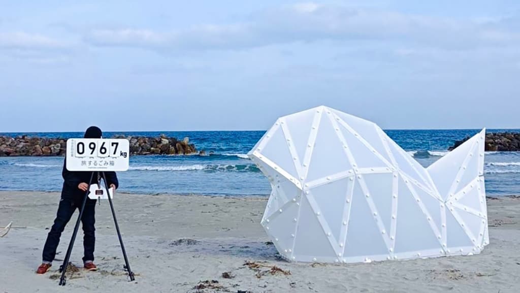 さかなの形をした組み立て式の旅するごみ箱