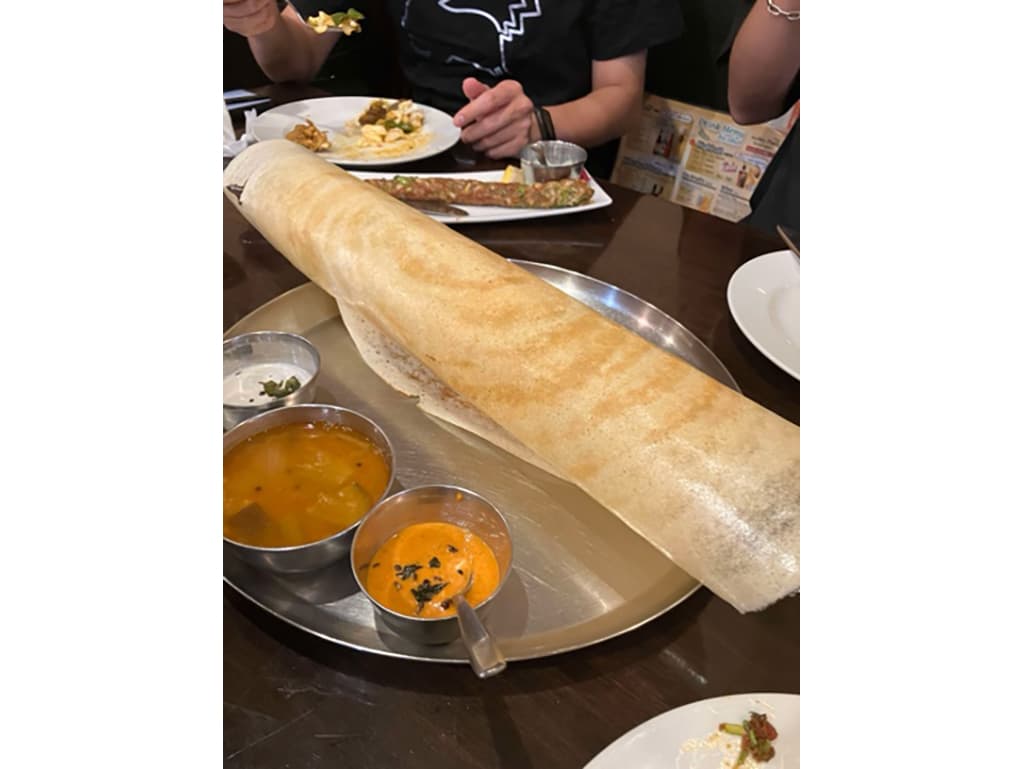 会社の有志で月に1度<br />おいしい料理を食べに行く会をしています